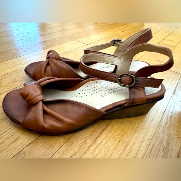 Unity In Diversity Leather Sandals - Picture 13 of 14